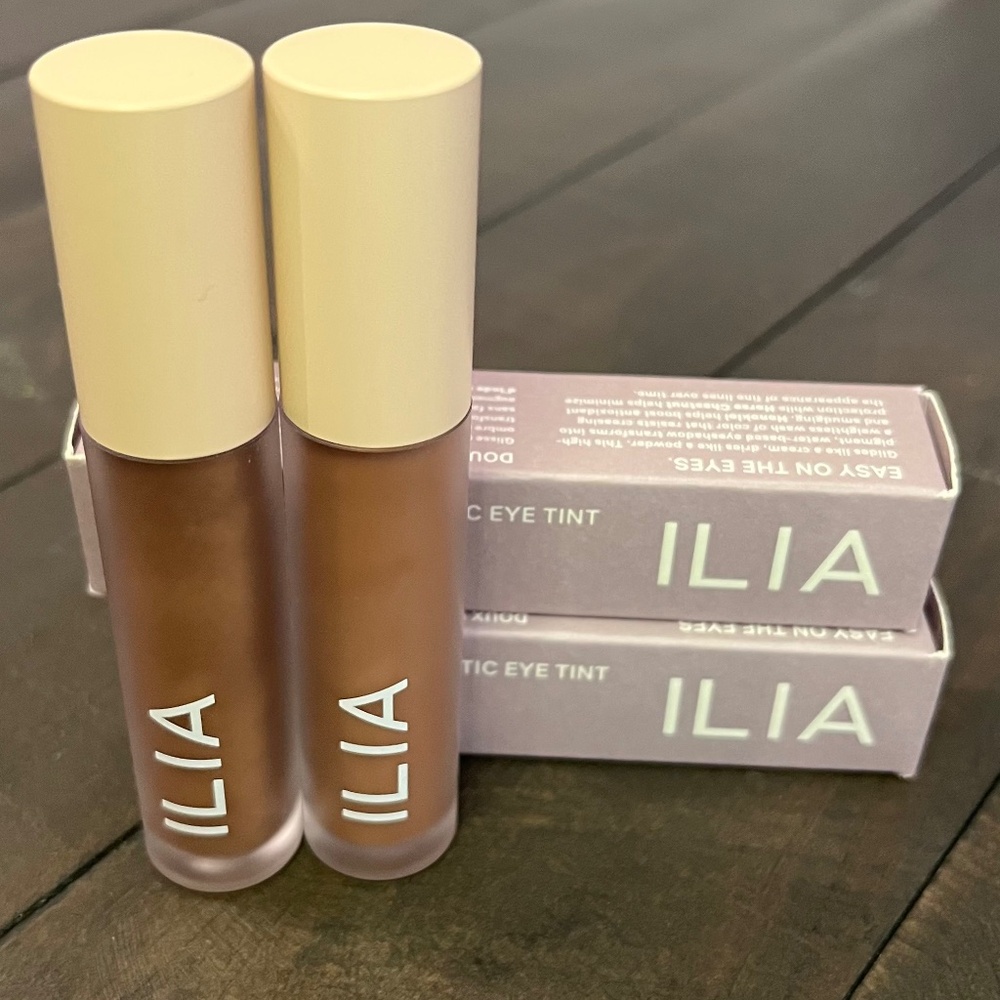 ILIA Liquid Powder Chromatic Eye Tint in Fresco & Sheen